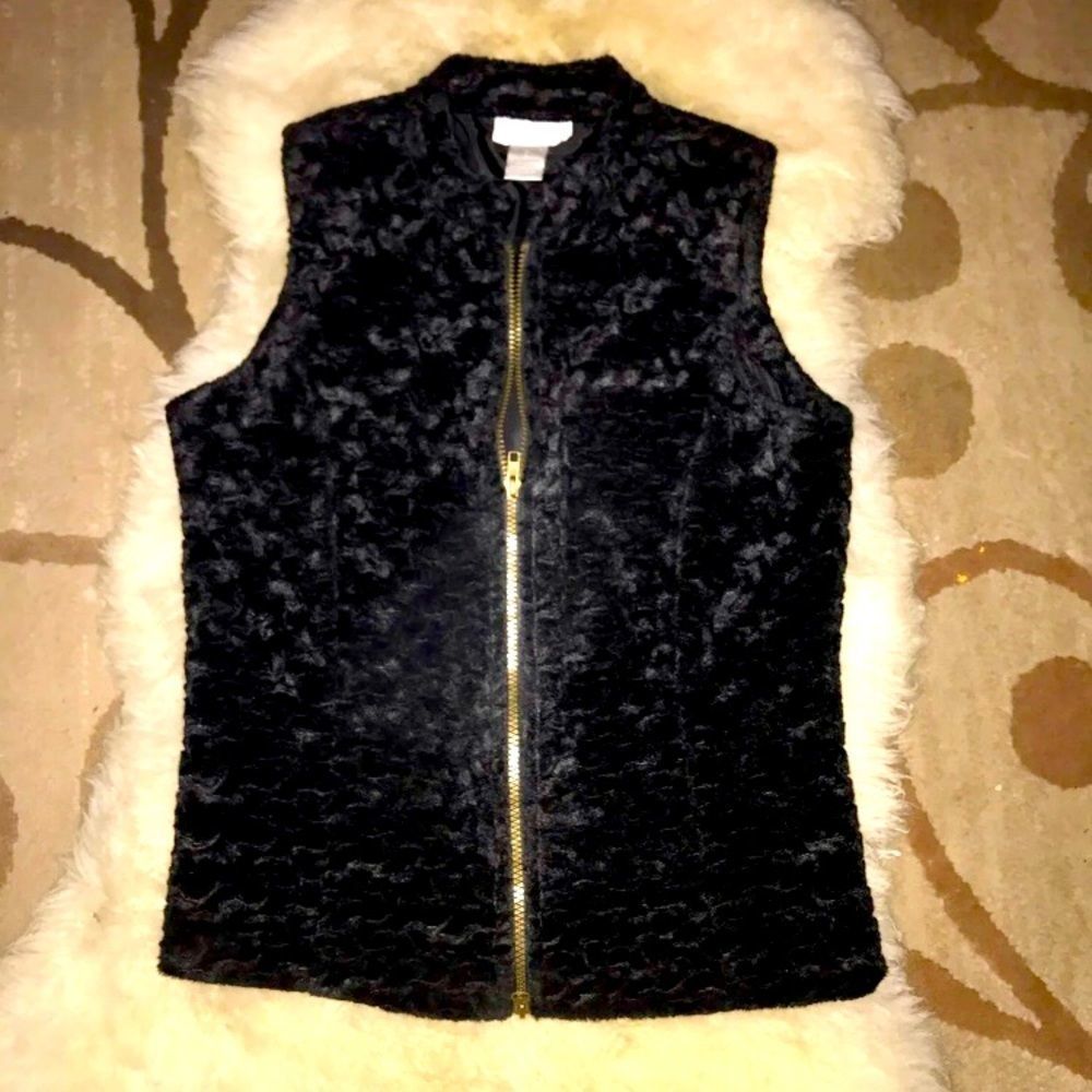 JORDAN BLACK FAUX LAMBS WOOL VEST